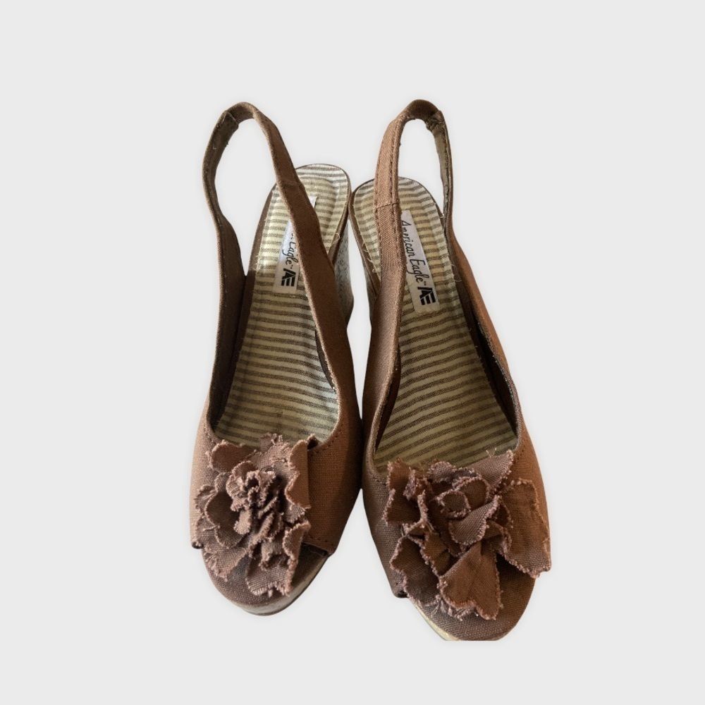 American Eagle Brown Flower Canvas Slingback Cork Wedge - Picture 2 of 6
